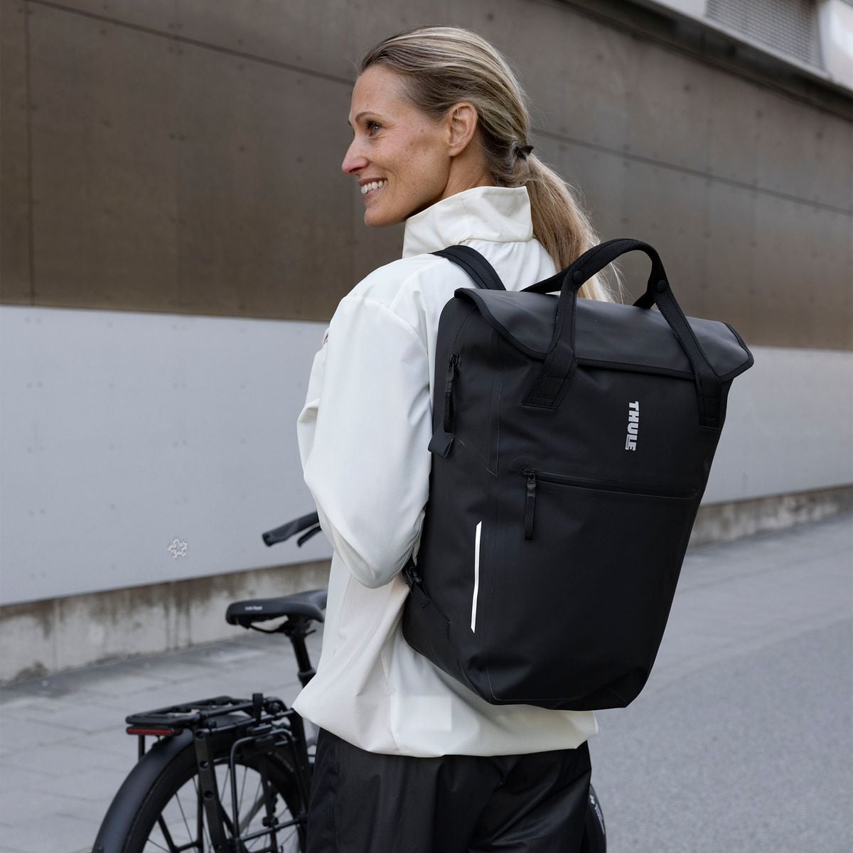 Thule Shield Backpack InLock対応バックパック型バイクパニア 23L